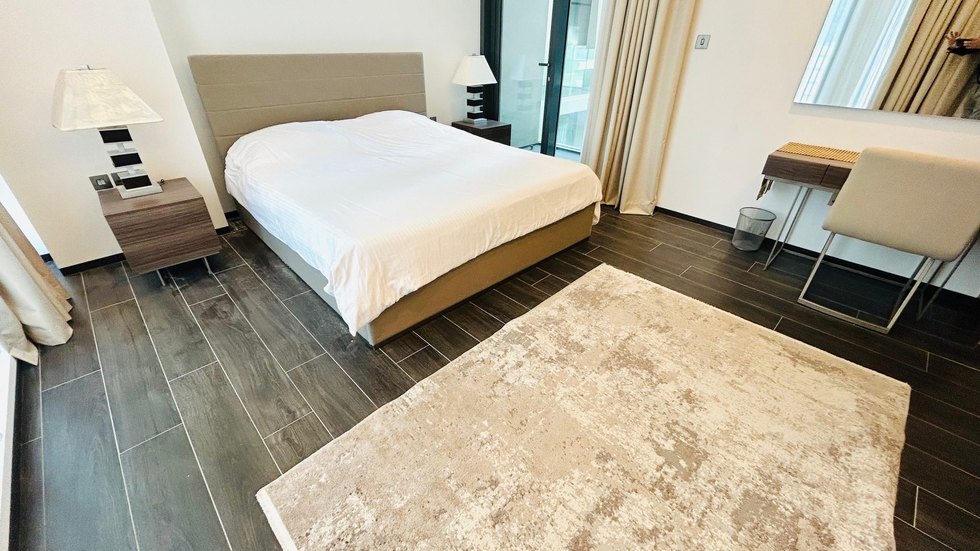 One Bedroom Apartment with Pool and Gym Access