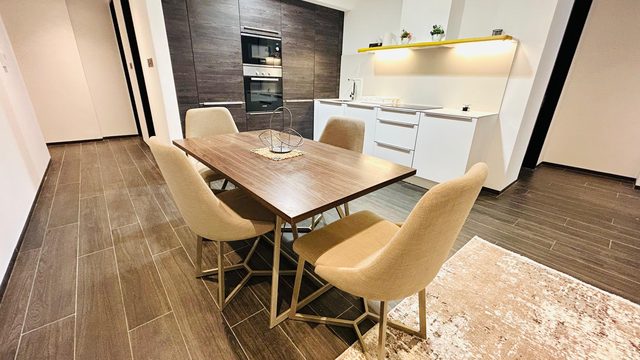 One Bedroom Apartment with Pool and Gym Access