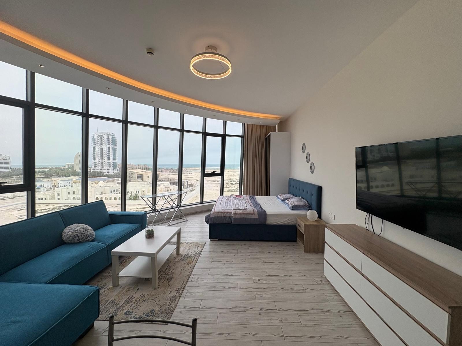 One-Bedroom Apartment with Pool and Gym Access