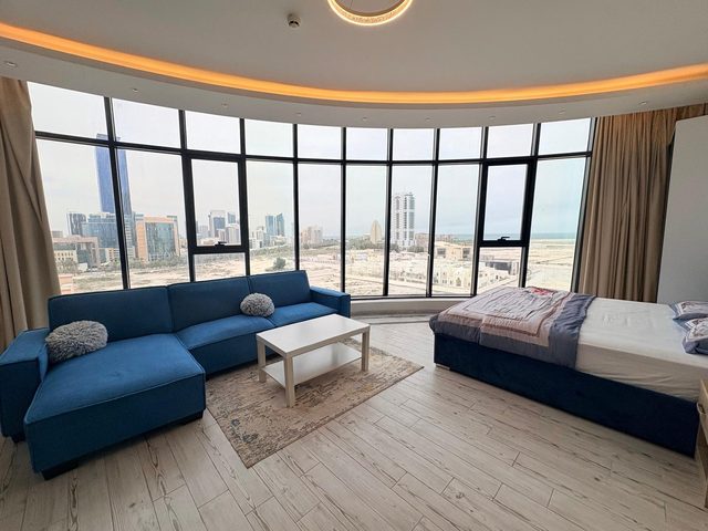 One-Bedroom Apartment with Pool and Gym Access