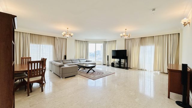 Three-Bedroom Apartment with Pool and Gym Access