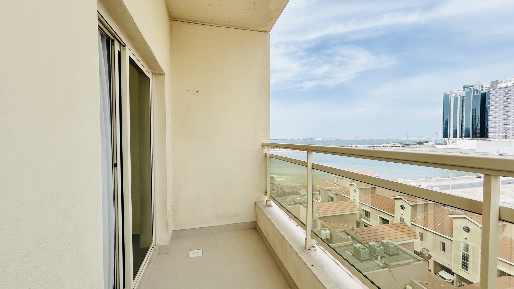 Two-Bedroom Apartment with Pool and Gym Access