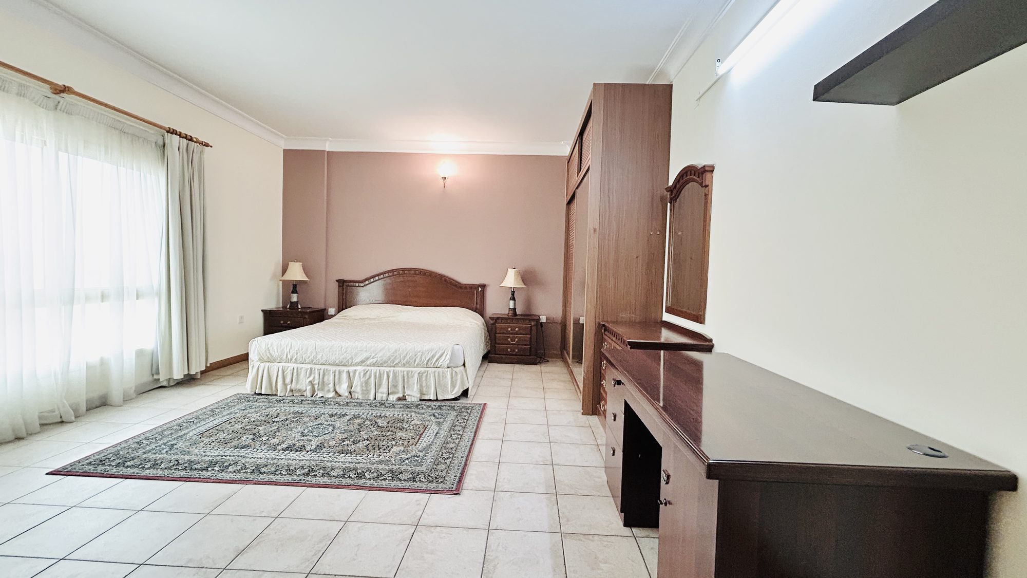Two-Bedroom Apartment with Pool and Gym Access