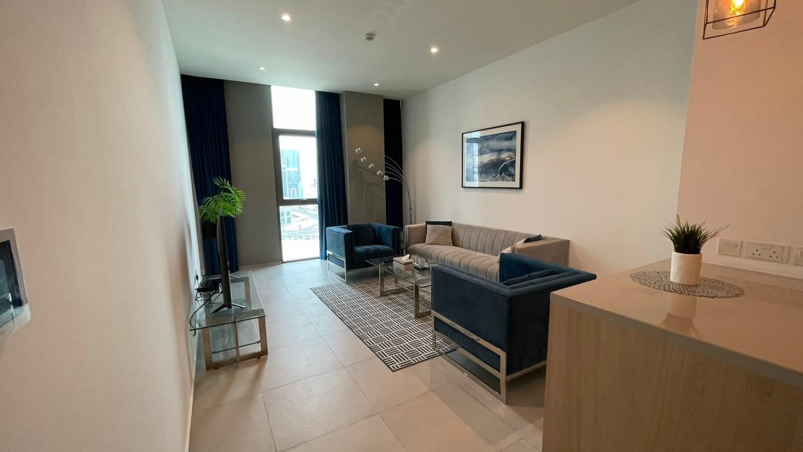 1-Bedroom Apartment with Two Bathrooms