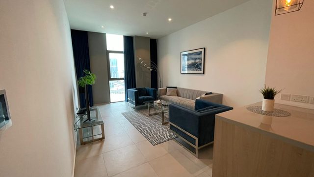 1-Bedroom Apartment with Two Bathrooms