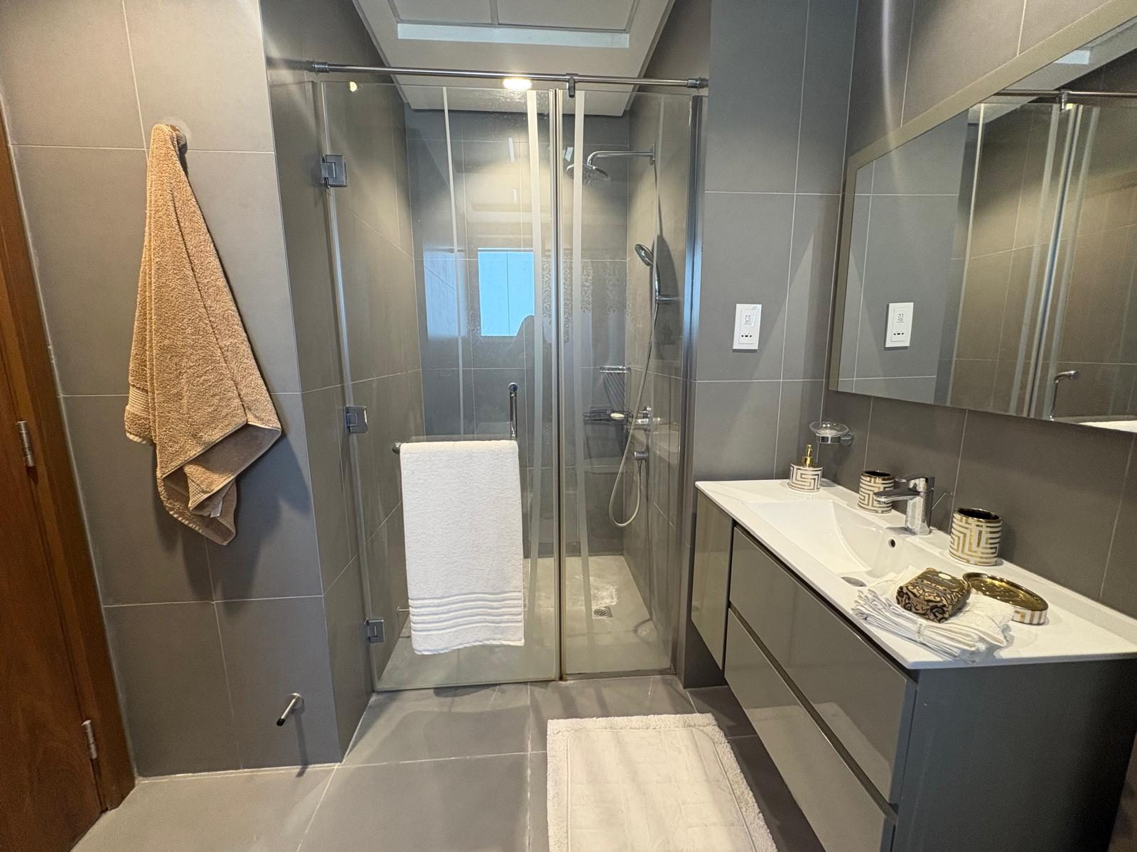 1 Bedroom Apartment with Waterfront Views