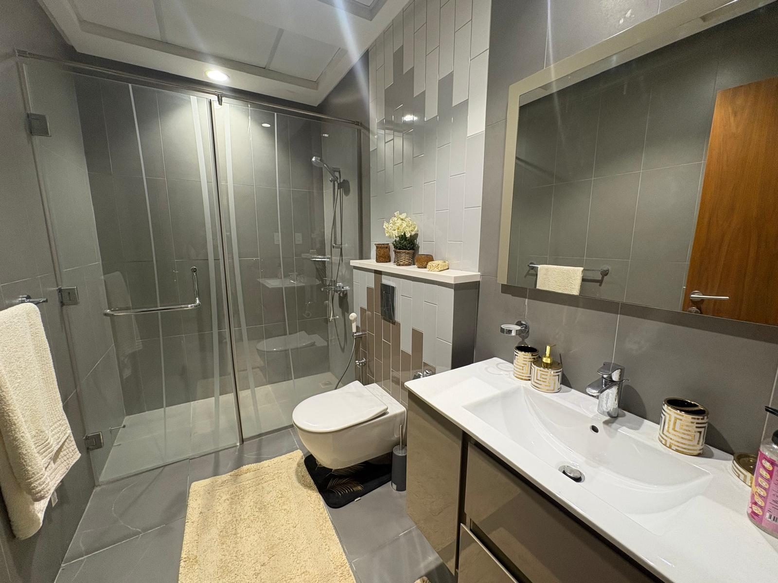 1 Bedroom Apartment with Waterfront Views