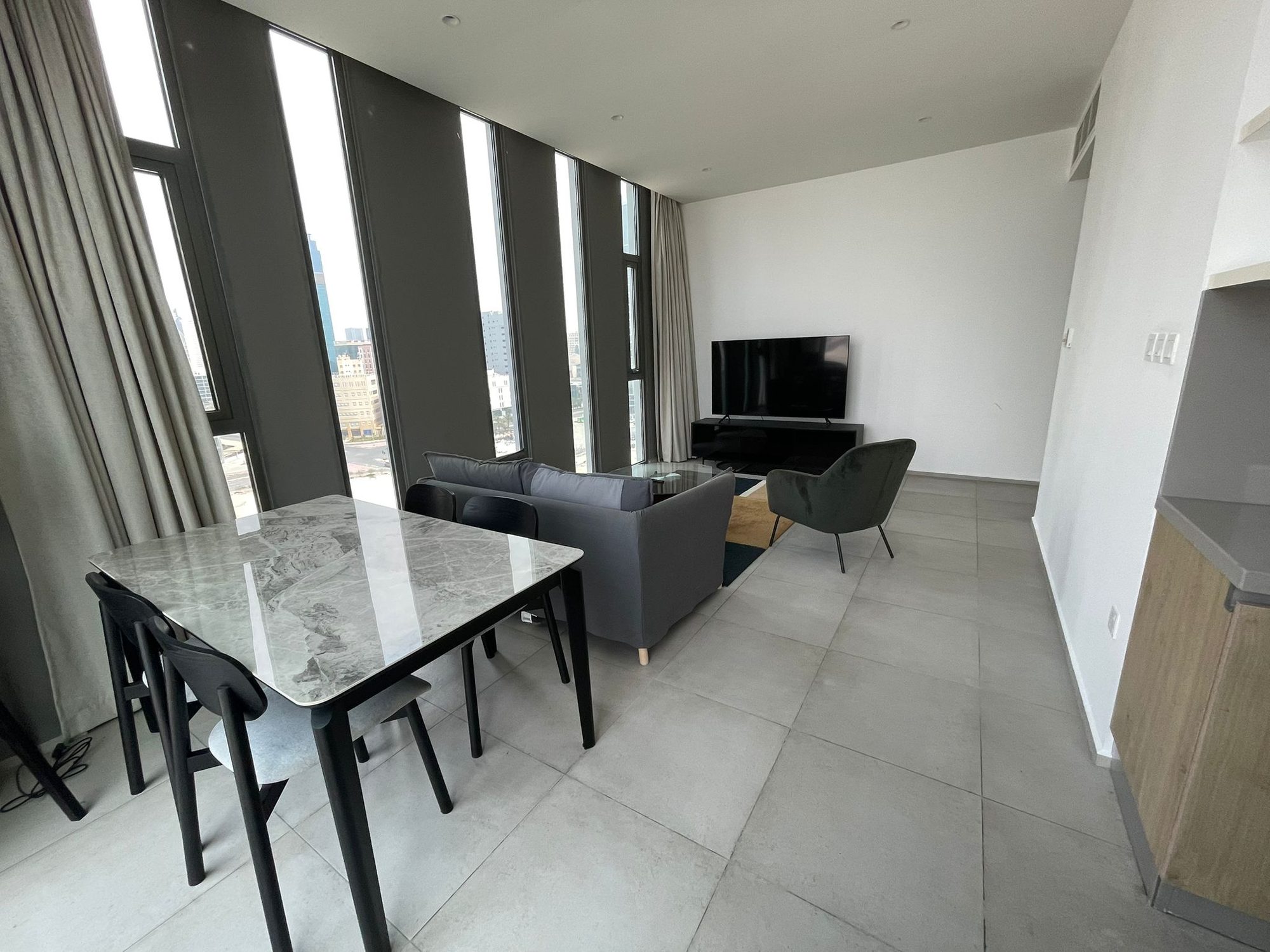 One-Bedroom Apartment with Gym and Parking