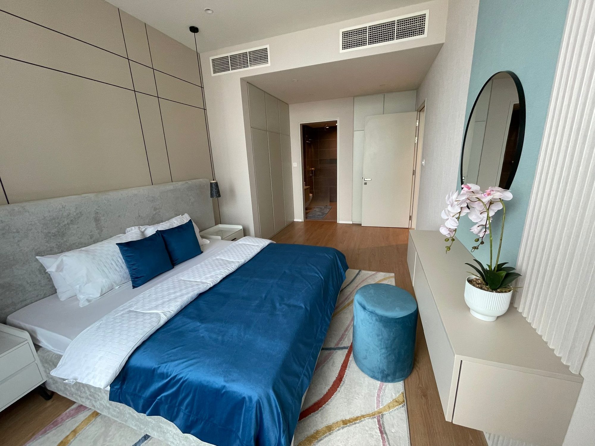 One-Bedroom Apartment with Dual Bathrooms in Seef