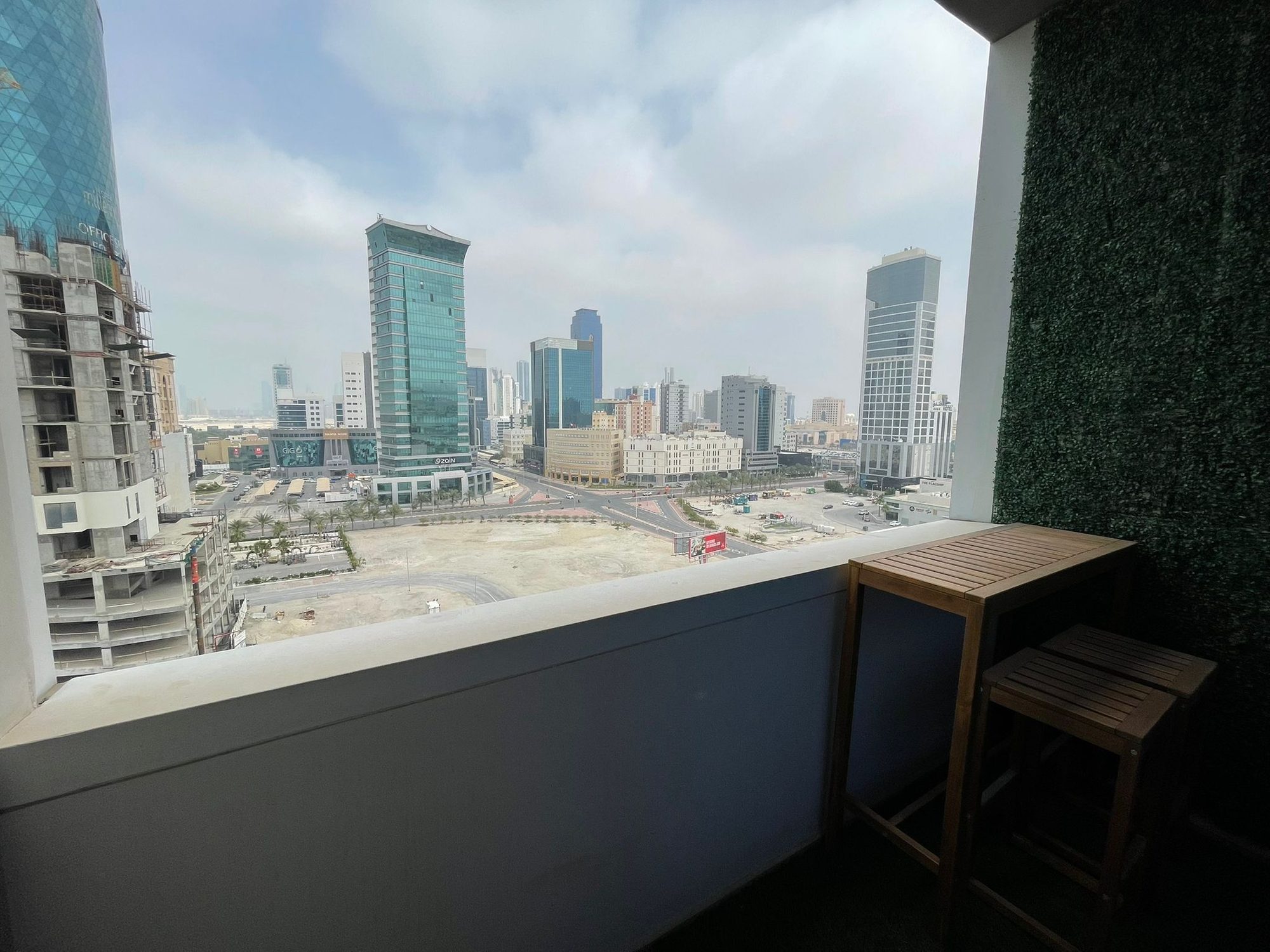 One-Bedroom Apartment with Dual Bathrooms in Seef