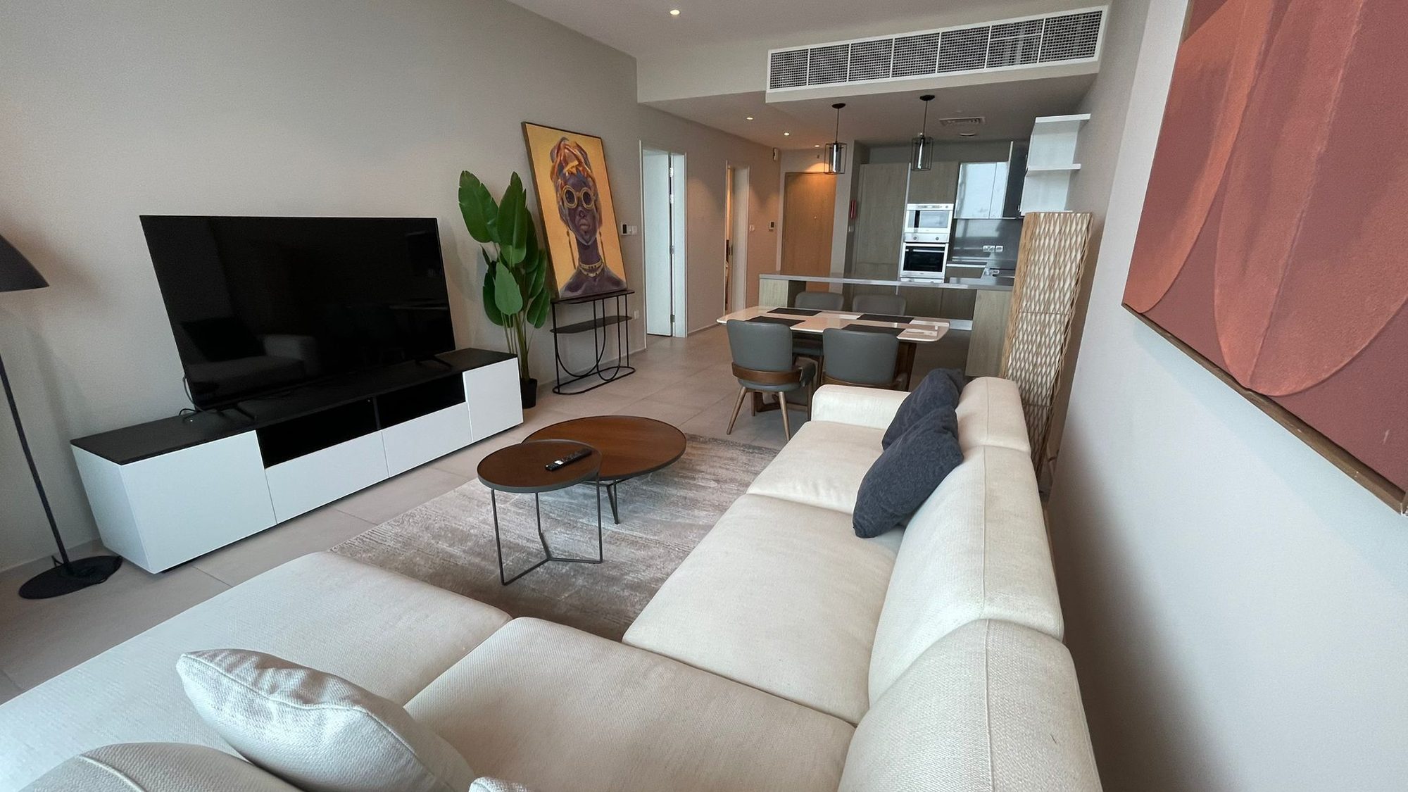 One Bedroom Flat with Two Bathrooms
