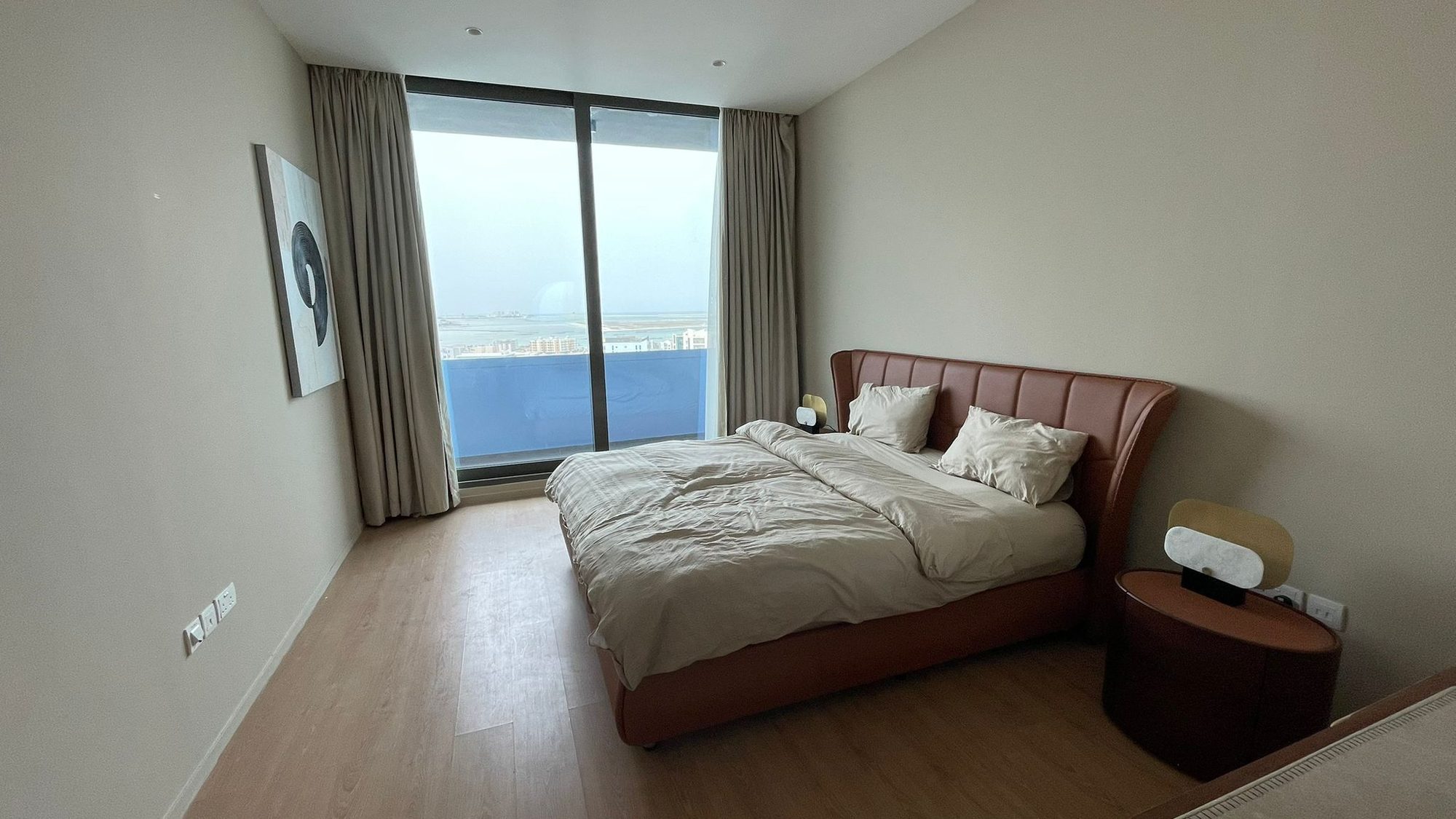 One Bedroom Flat with Two Bathrooms