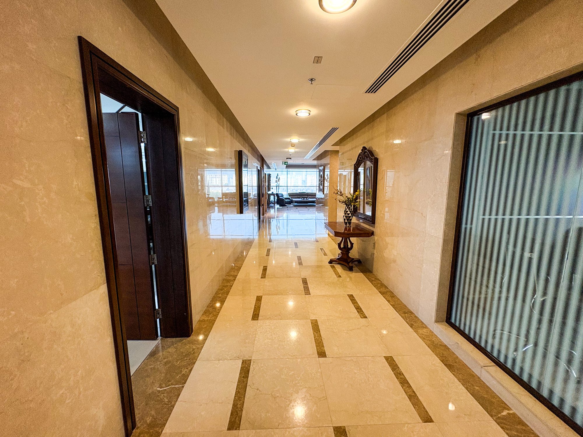 Full Floor Commercial Space, 21830 sqm