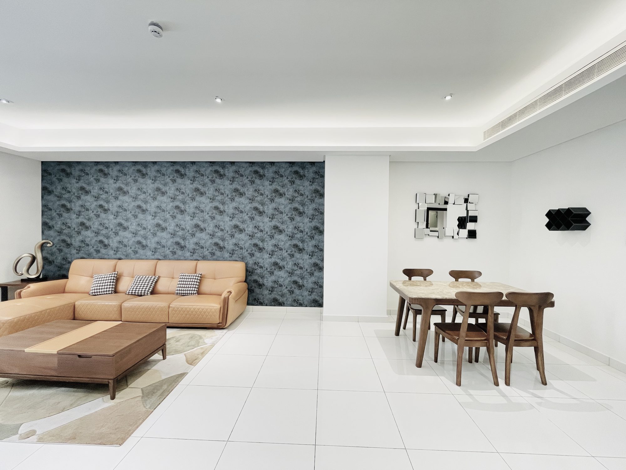 Two-Bedroom Apartment with Pool and Gym