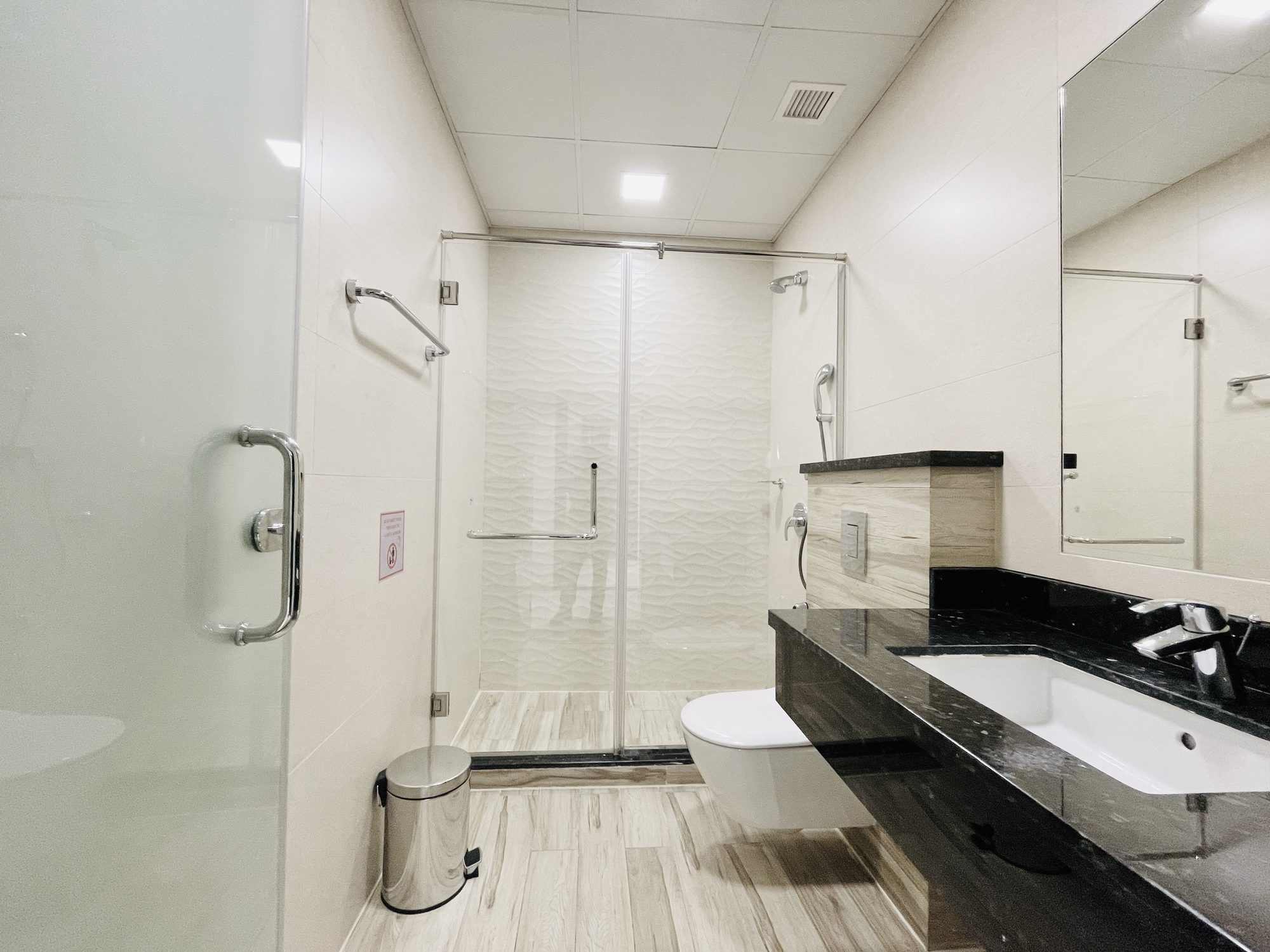 Two-Bedroom Apartment with Pool and Gym