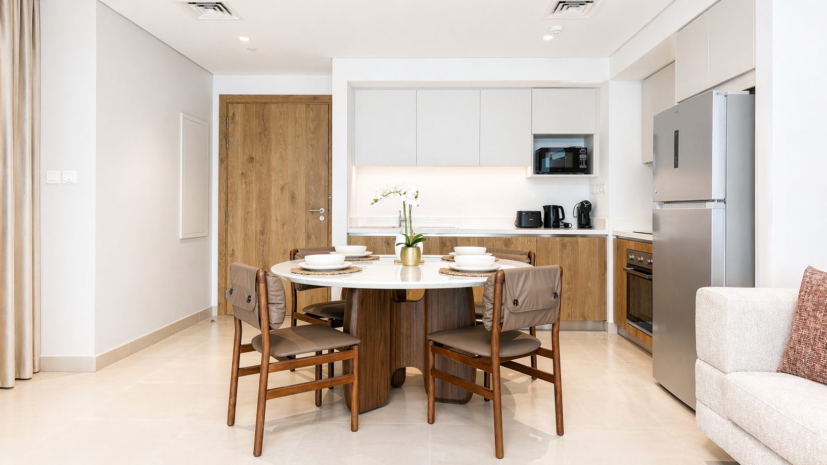 Two-Bedroom Apartment with Pool and Gym