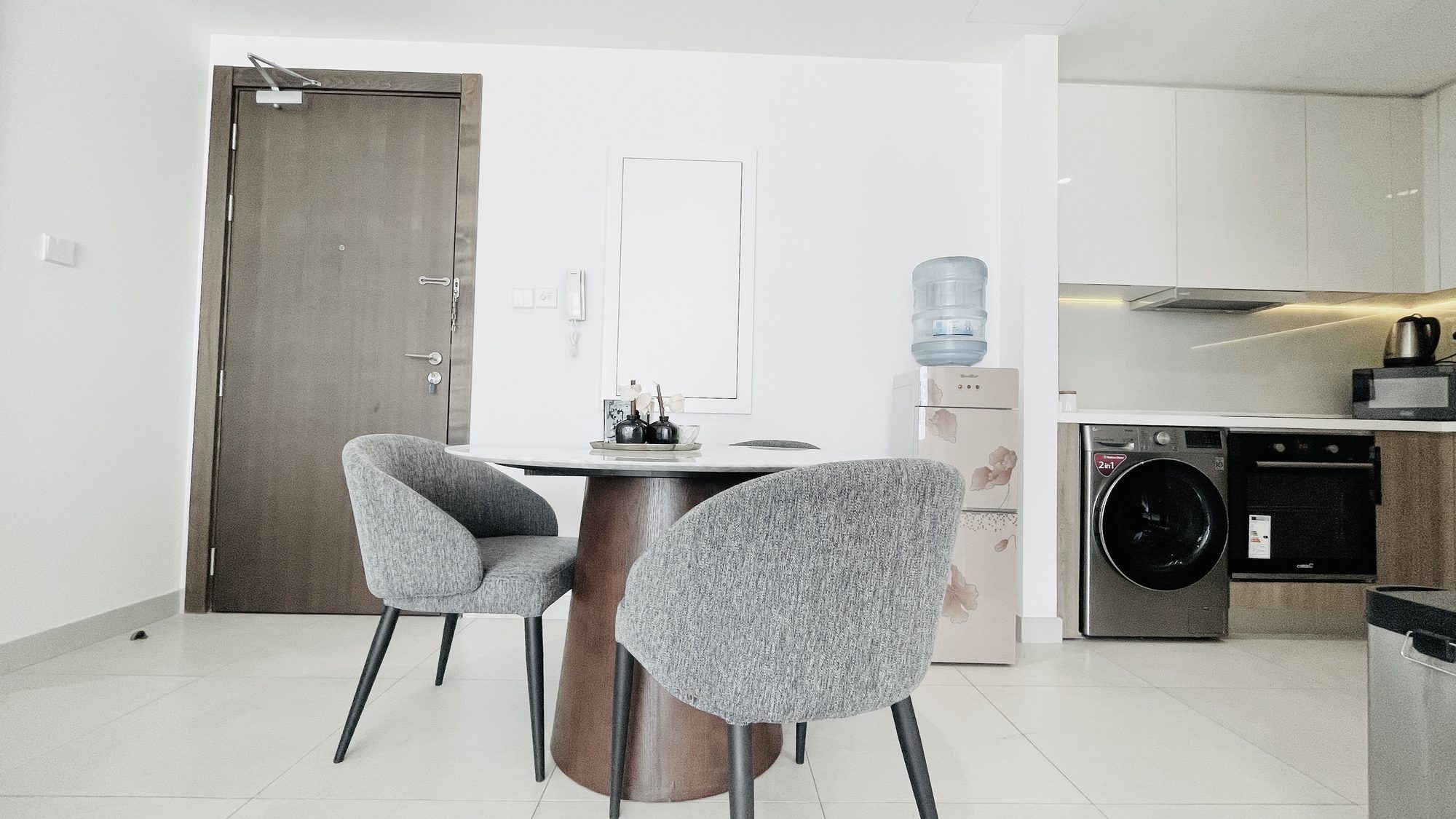 One-Bedroom Apartment with Water View