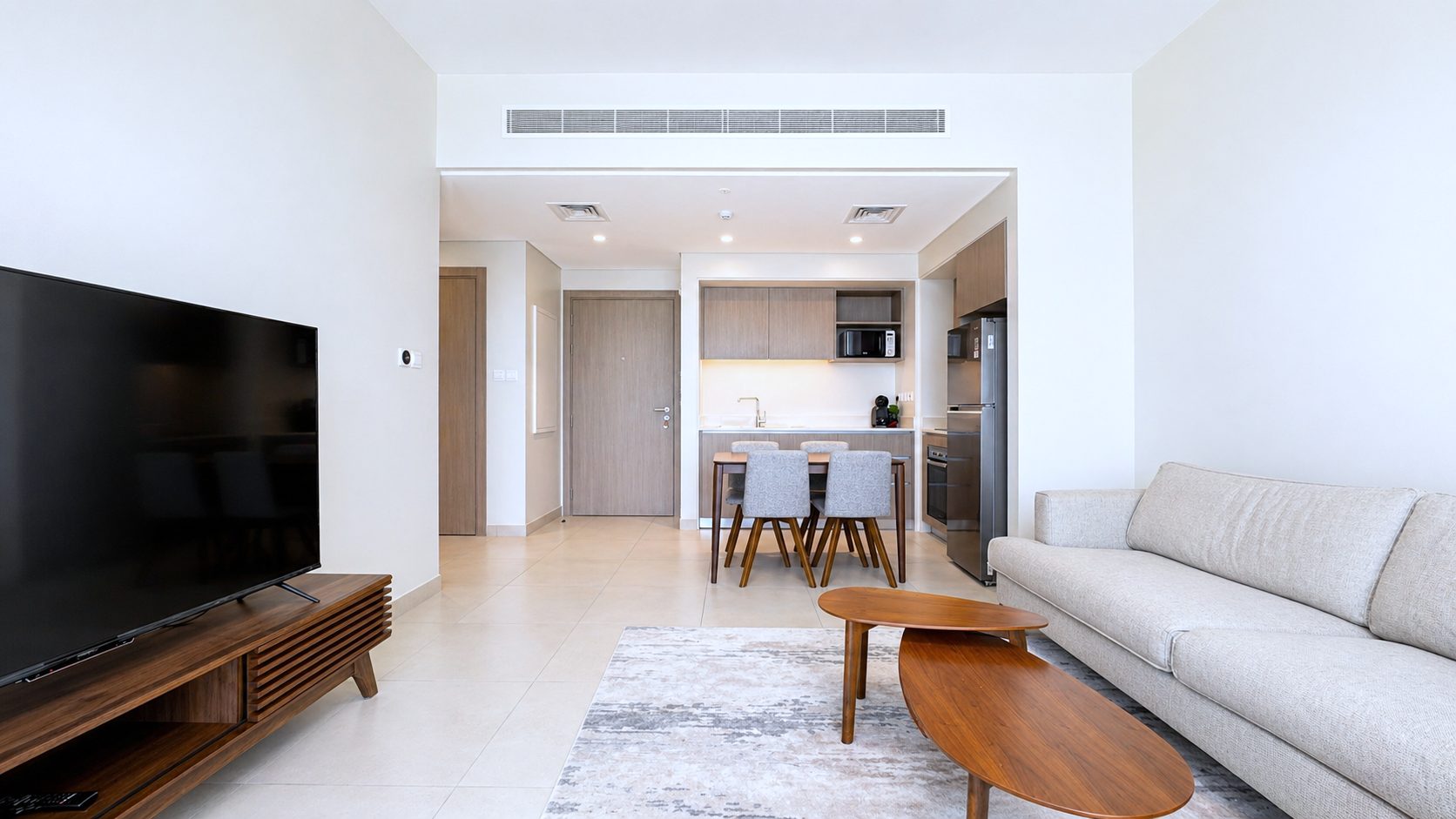 One-Bedroom Apartment with Gym and Pool Access