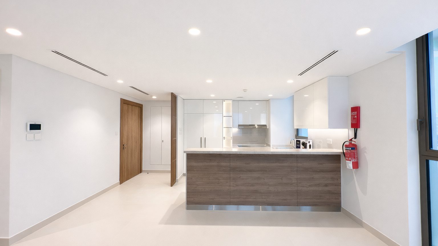 Three Bedroom Apartment with Maid Room