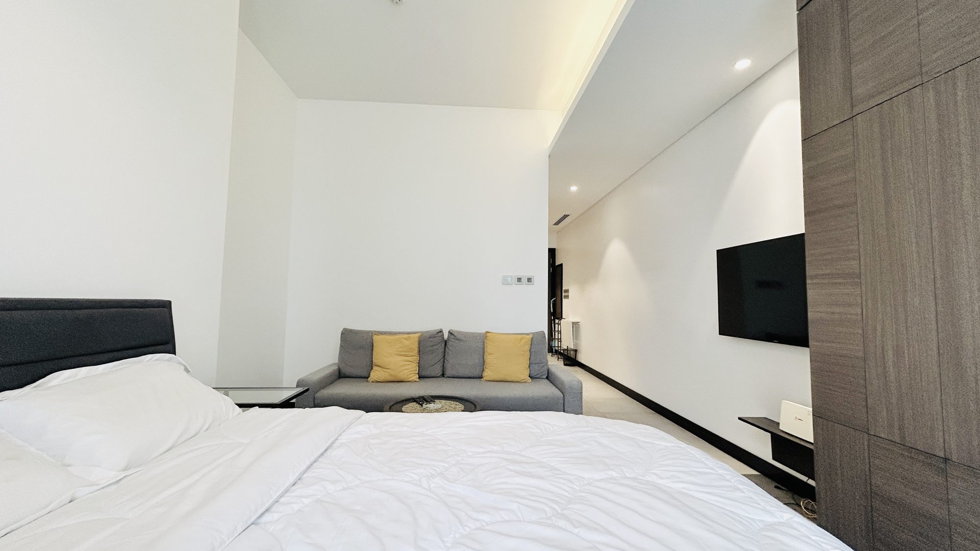 Fully-Furnished Studio Apartment with Balcony