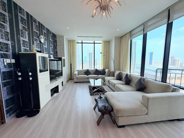3-Bedroom Apartment with Pool and Gym Access