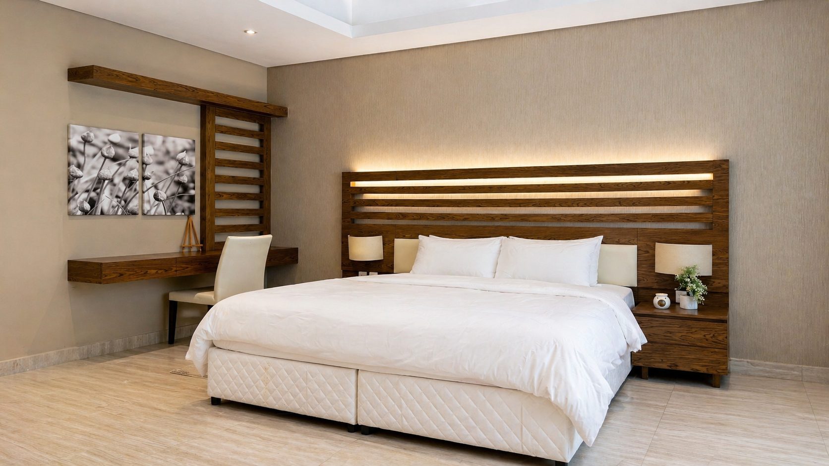 Two Bedroom Apartment with Water Views and Balcony