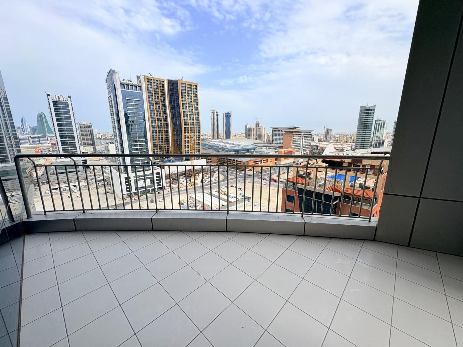 Three Bedroom Apartment with Pool and Gym