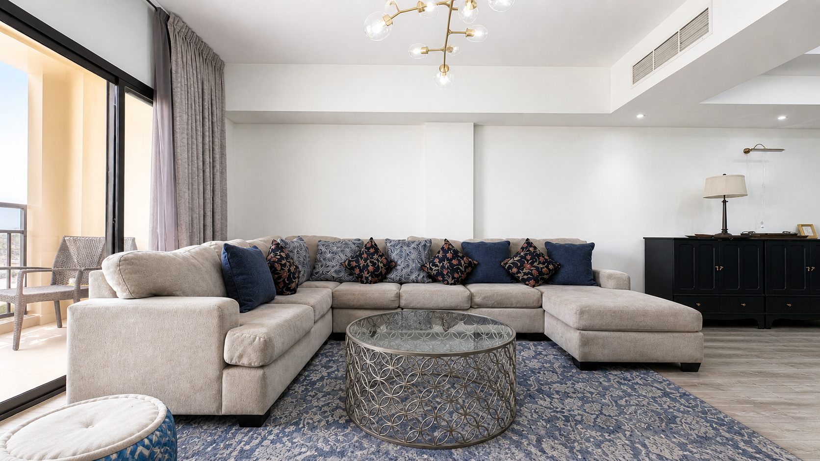 Three Bedroom Apartment with Private Jacuzzi