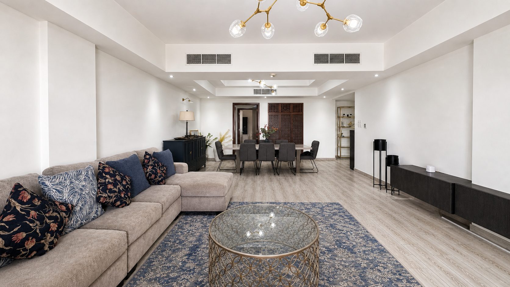 Three Bedroom Apartment with Private Jacuzzi