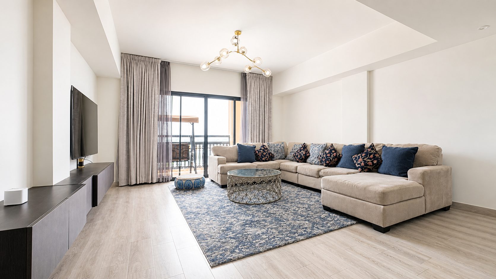 Three Bedroom Apartment with Private Jacuzzi