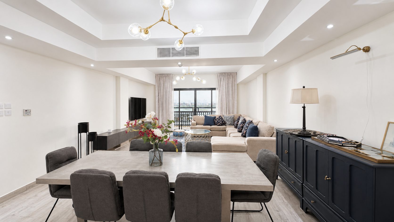 Three Bedroom Apartment with Private Jacuzzi