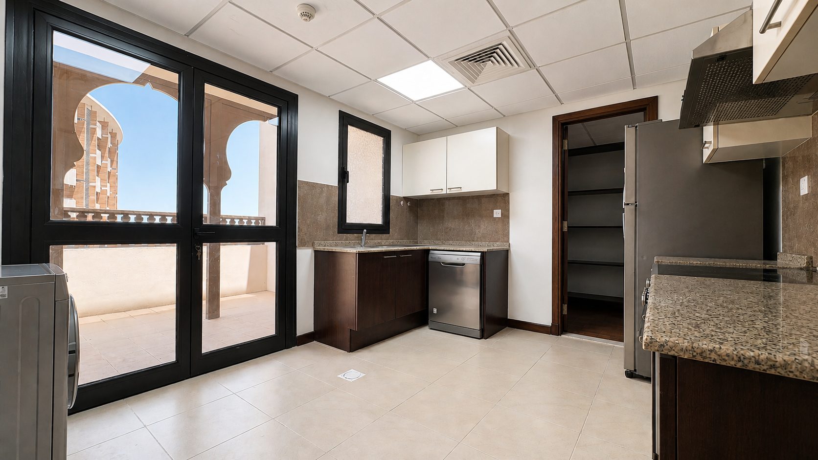 Three Bedroom Apartment with Private Jacuzzi