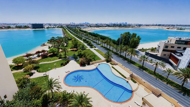 Three Bedroom Apartment with Private Jacuzzi