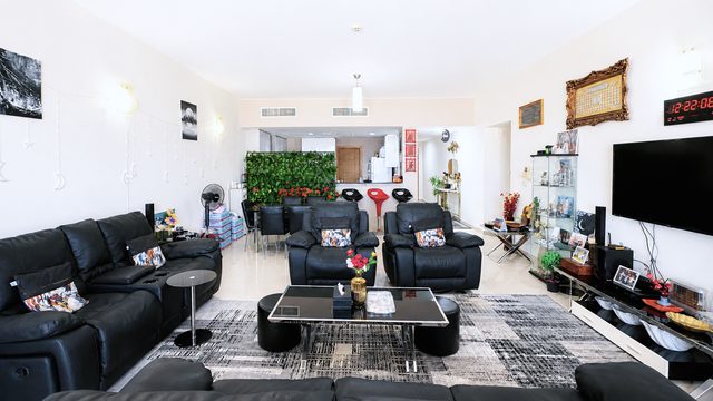 Four Bedroom Apartment with Maid Room