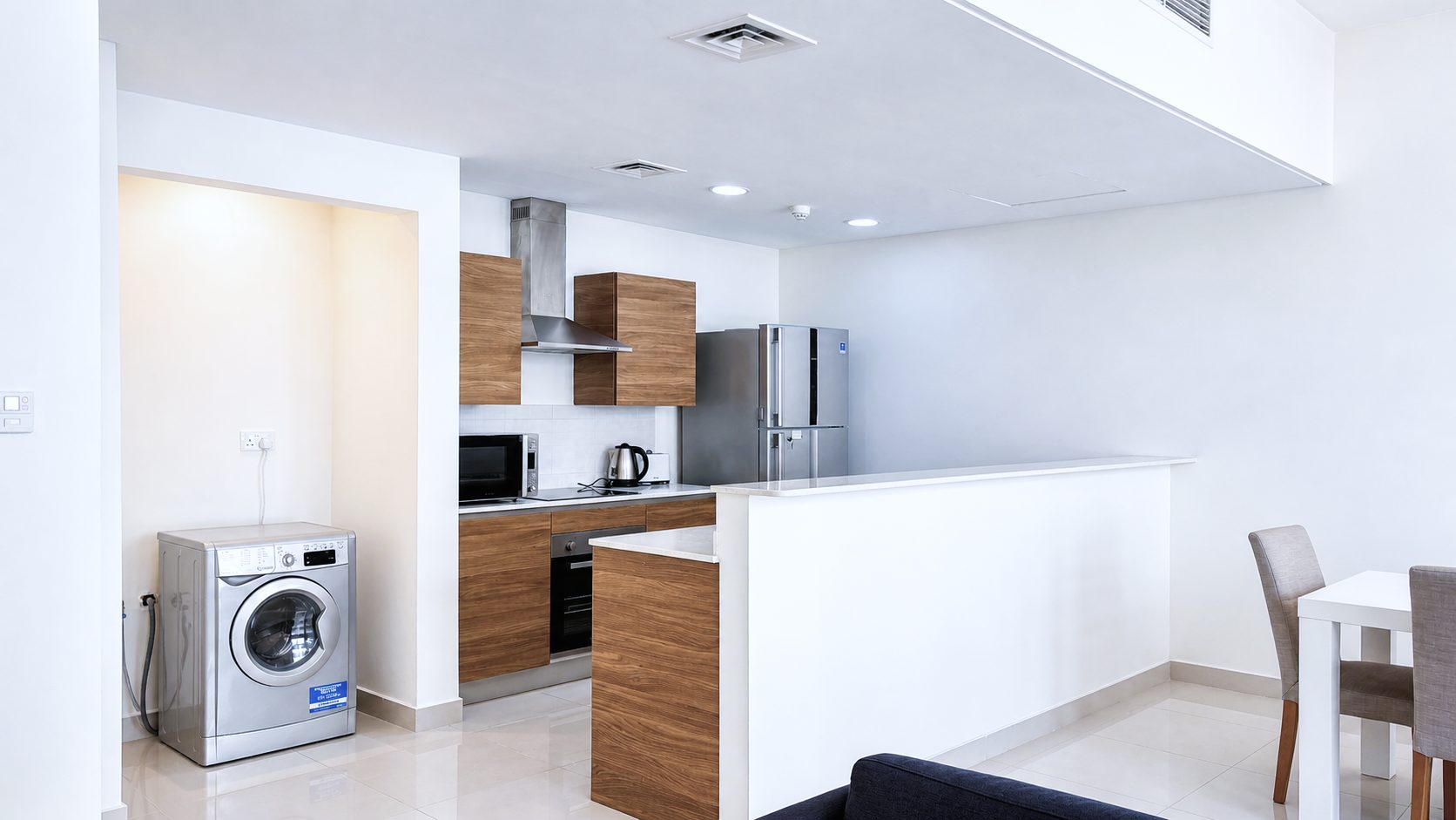 2-Bedroom Fully-Furnished Apartment with Garden