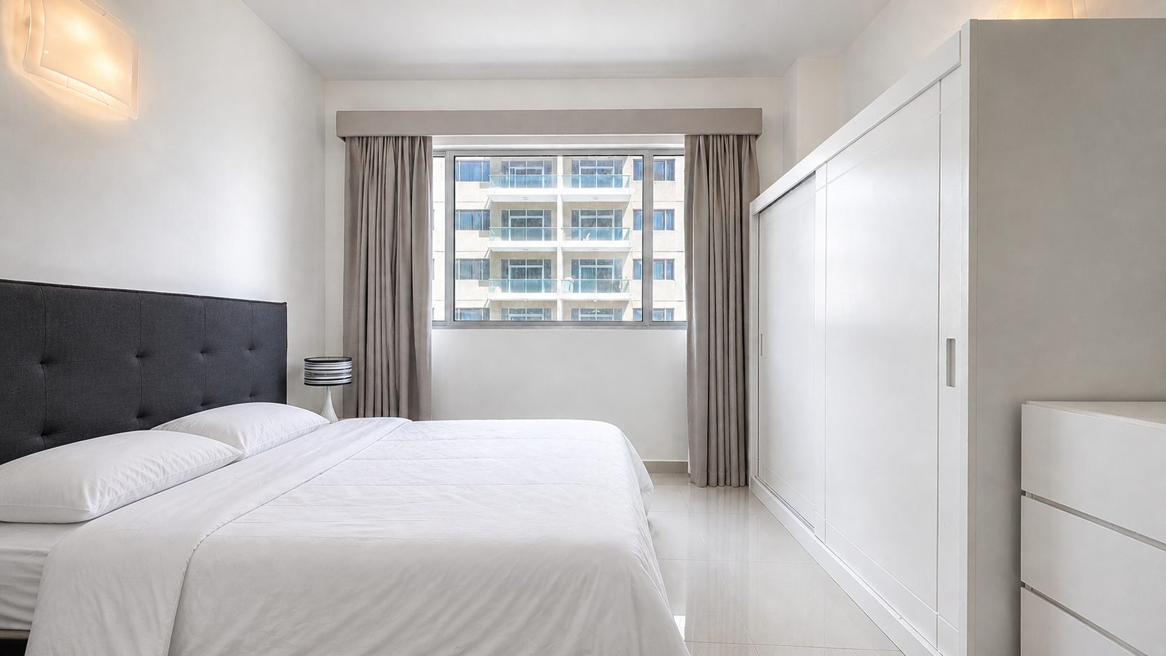 2-Bedroom Fully-Furnished Apartment with Garden