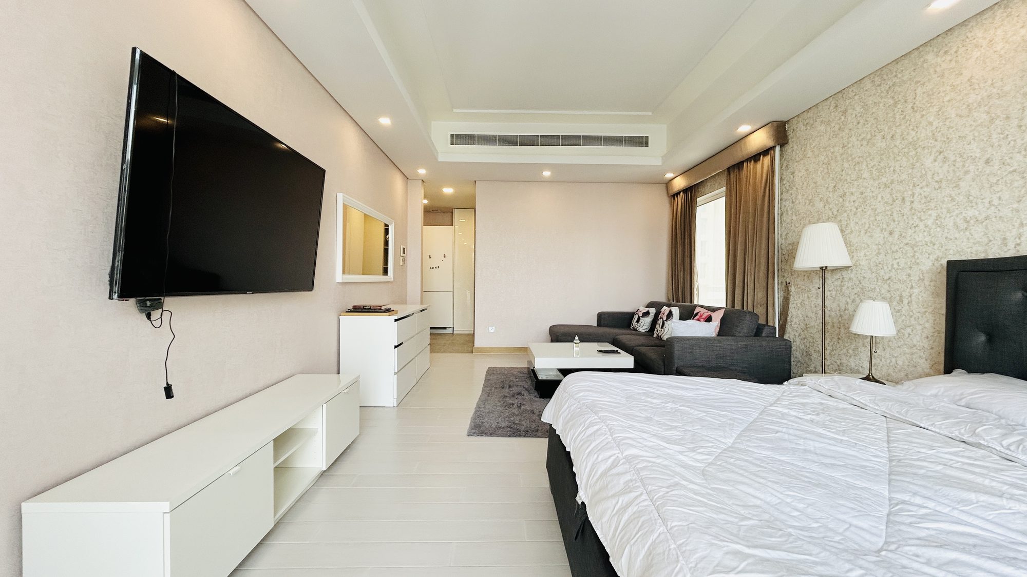 Fully-Furnished Studio Apartment with Balcony