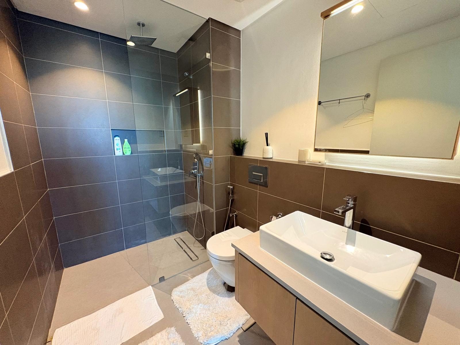 Fully-Furnished 1-Bedroom Apartment with Balcony
