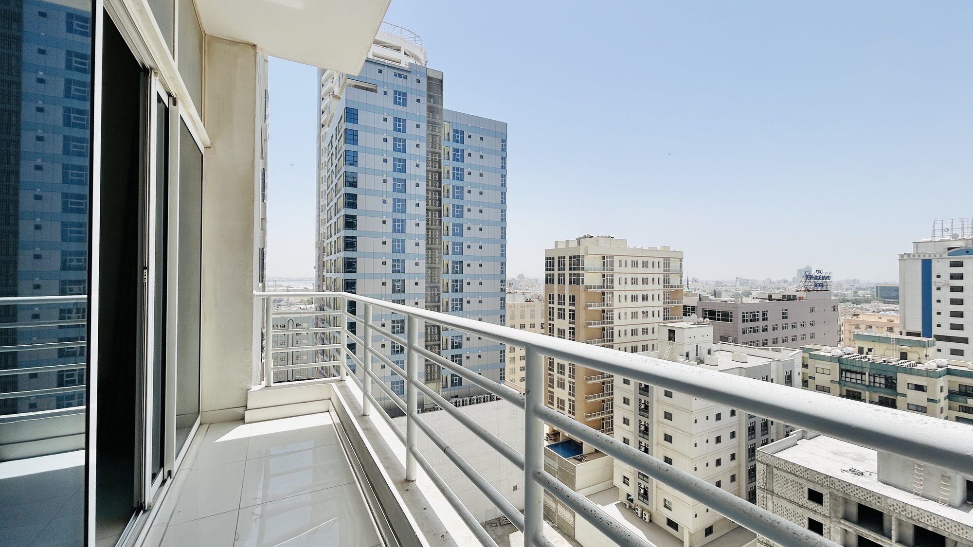 Two-Bedroom Apartment with Pool and Gym Access