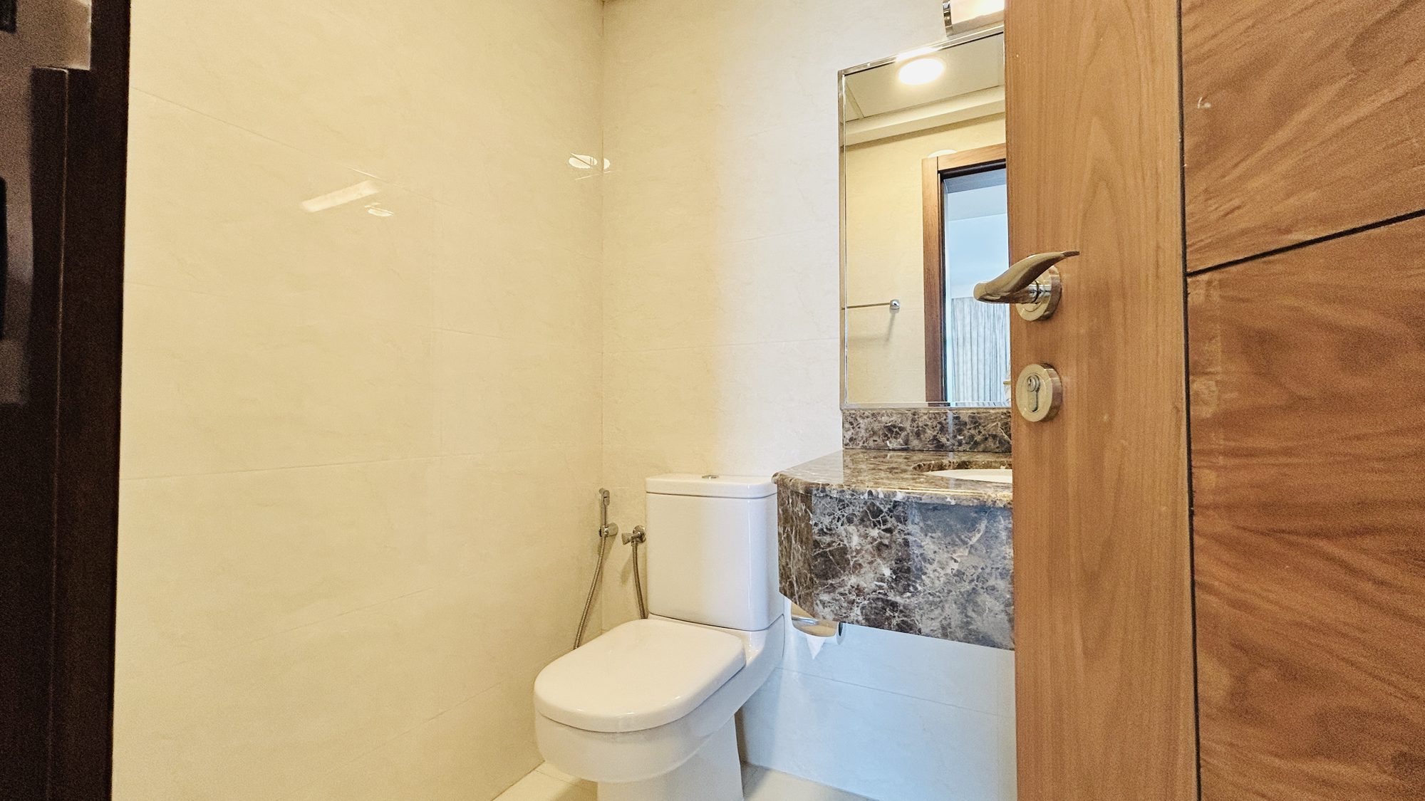Two-Bedroom Apartment with Pool and Gym Access