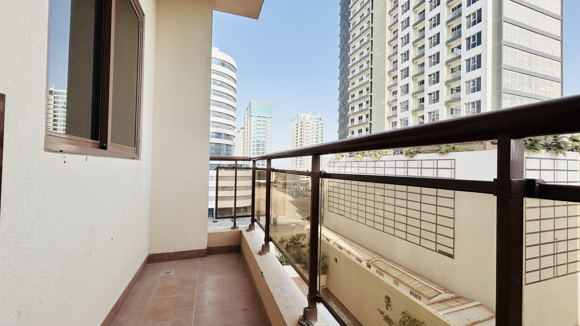 Two-Bedroom Apartment with Pool and Gym