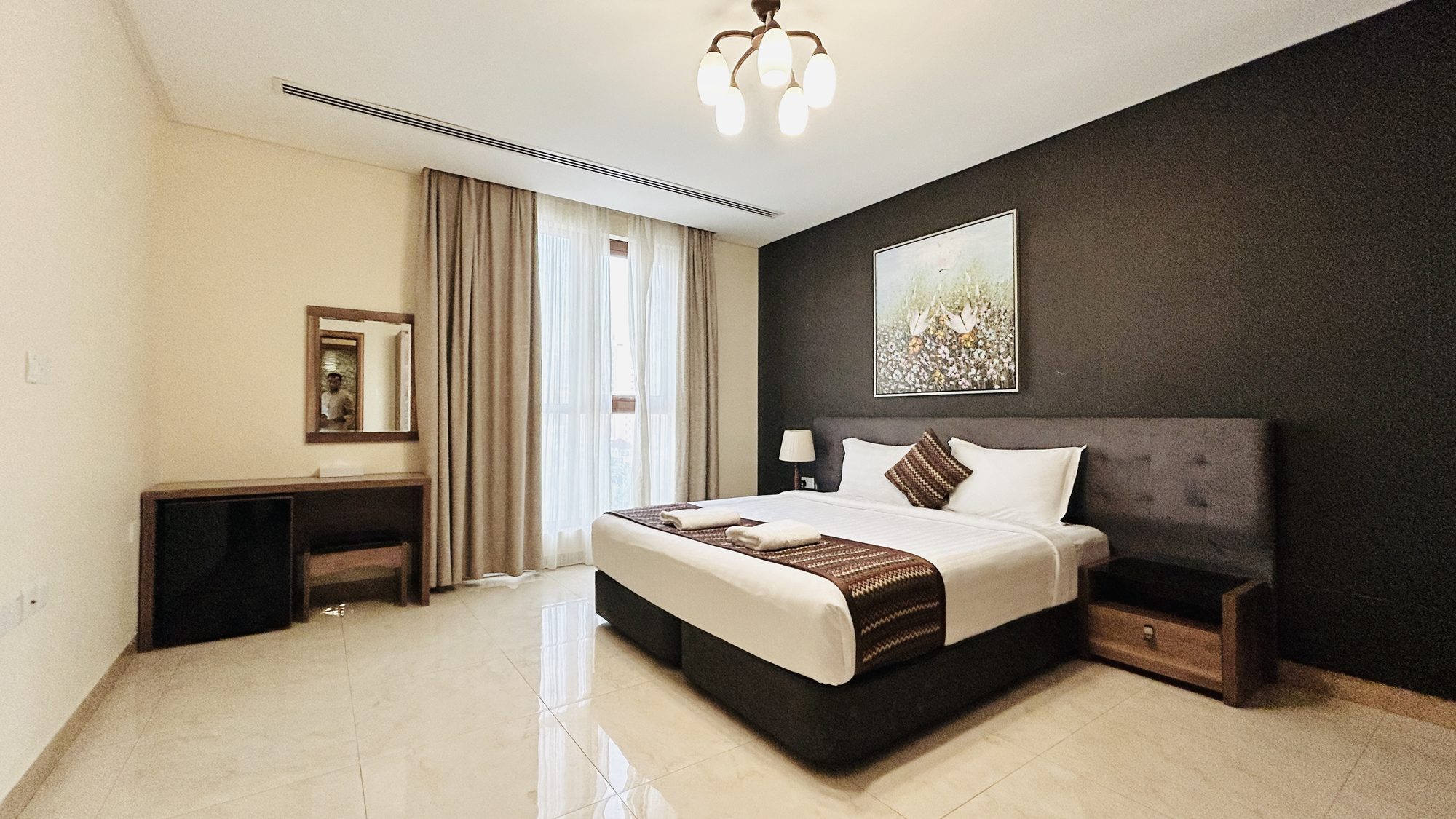 Two-Bedroom Apartment with Pool and Gym