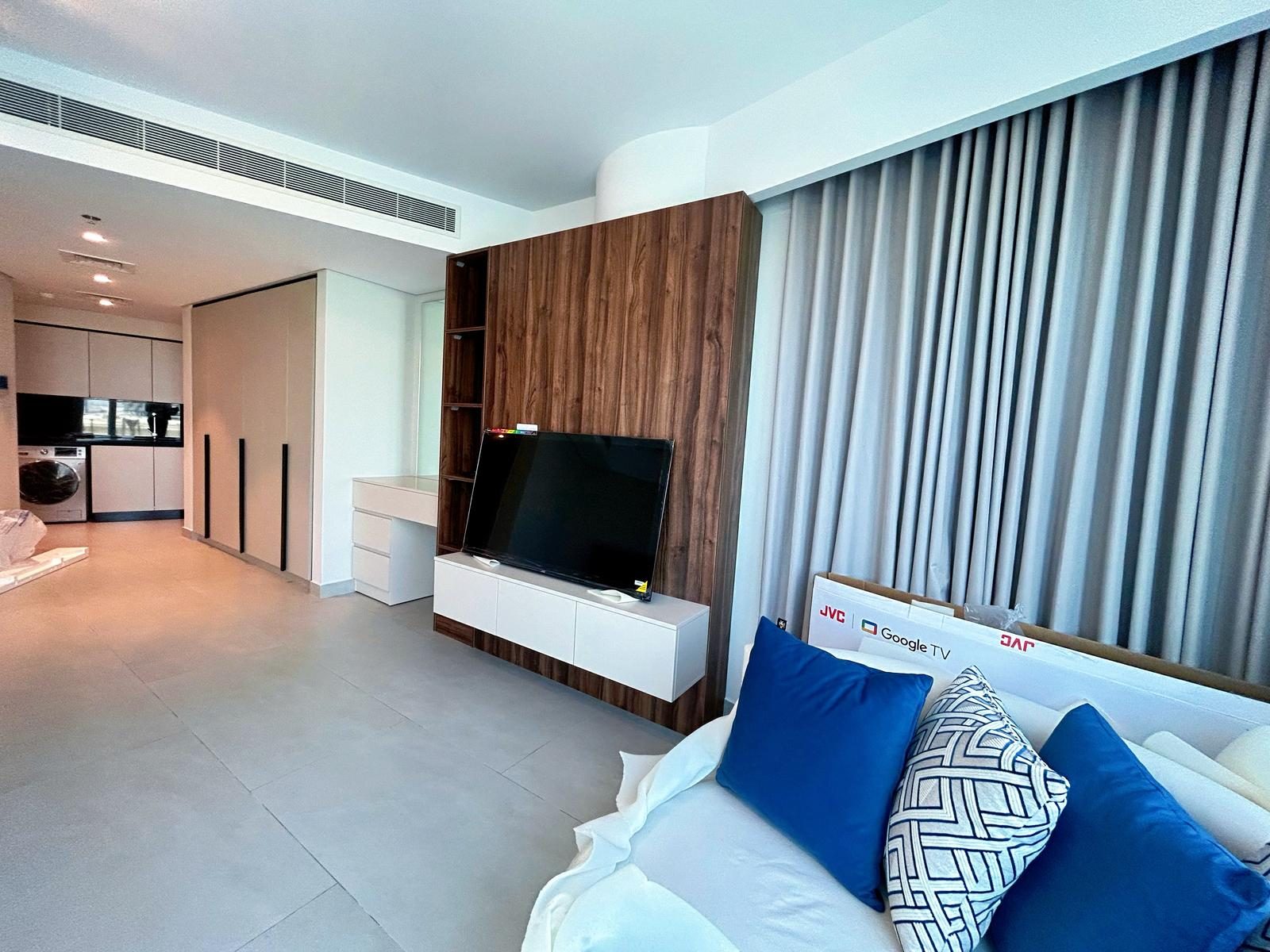 One-Bedroom Flat with Gym and Pool Access