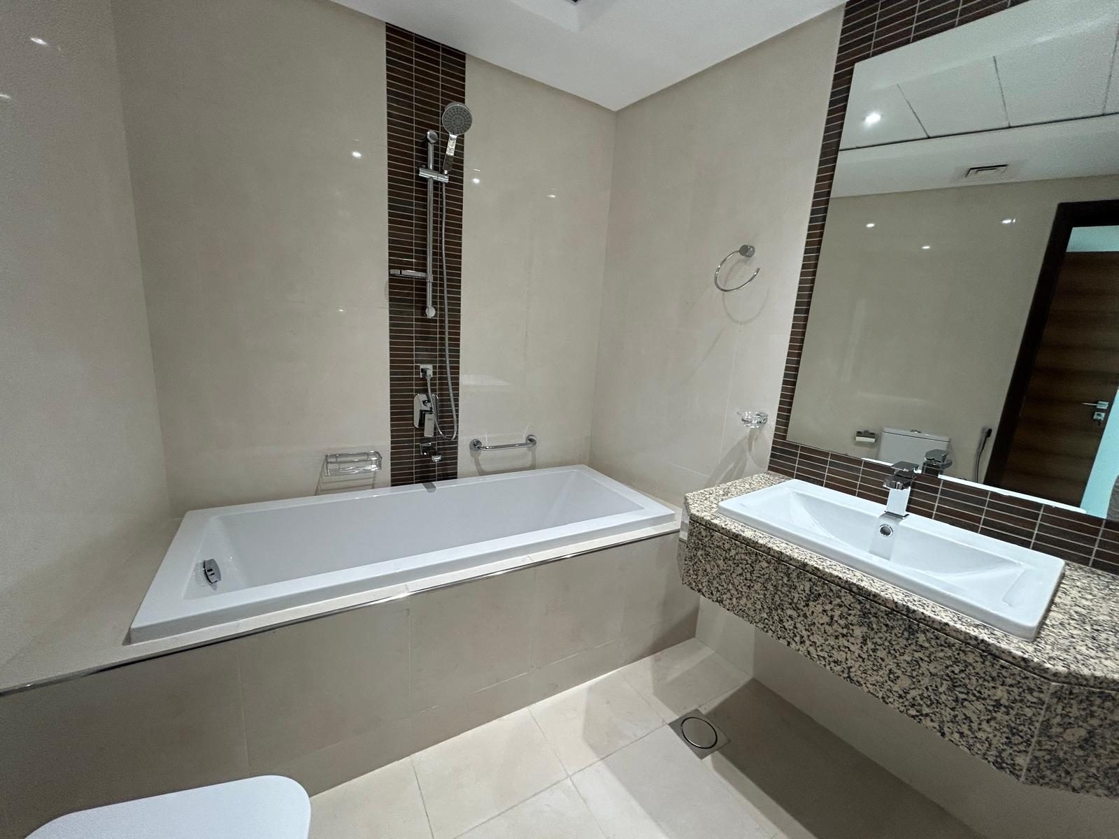 One-Bedroom Flat with Gym and Pool Access