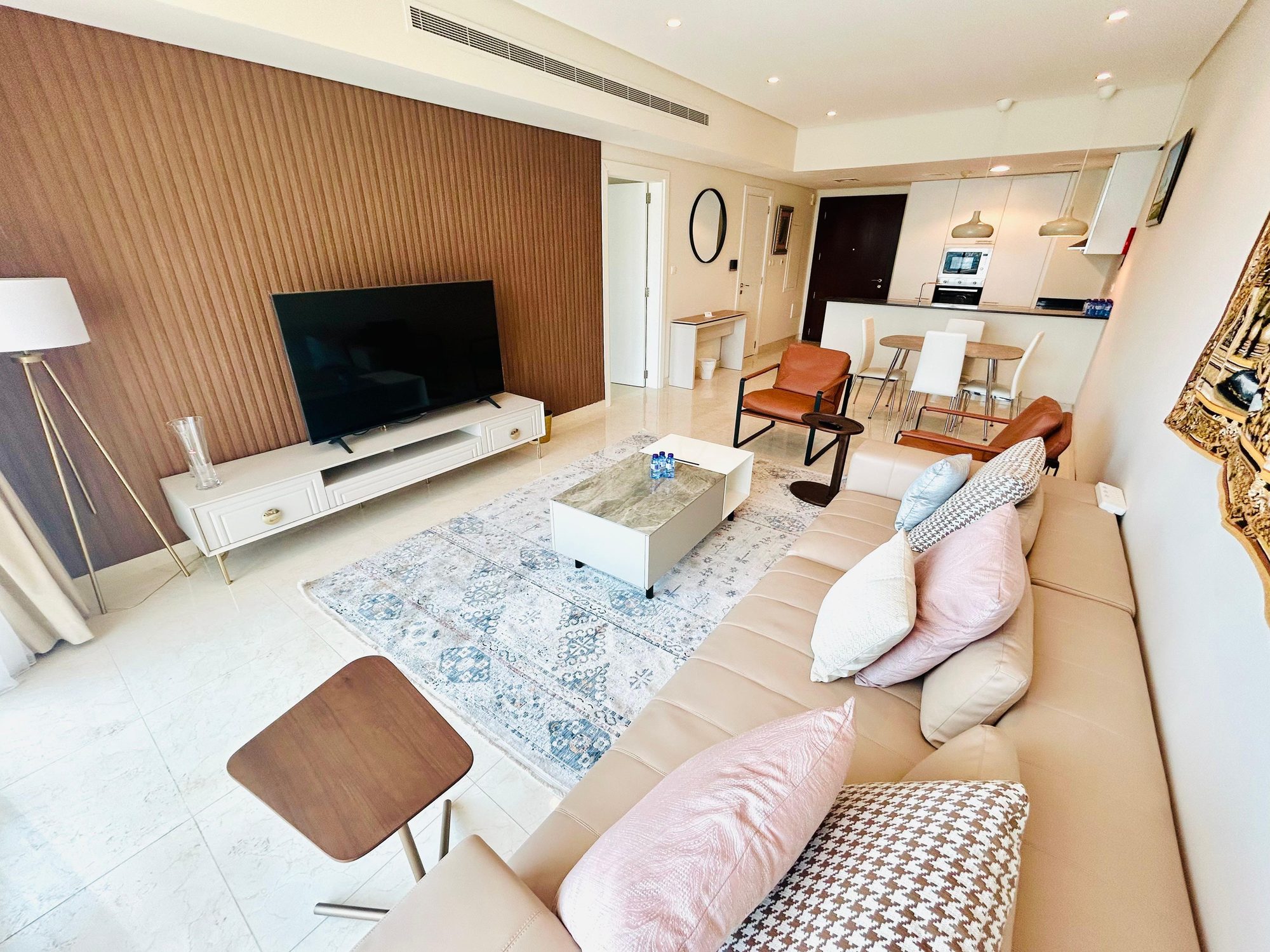 One Bedroom Apartment with Balcony and Pool