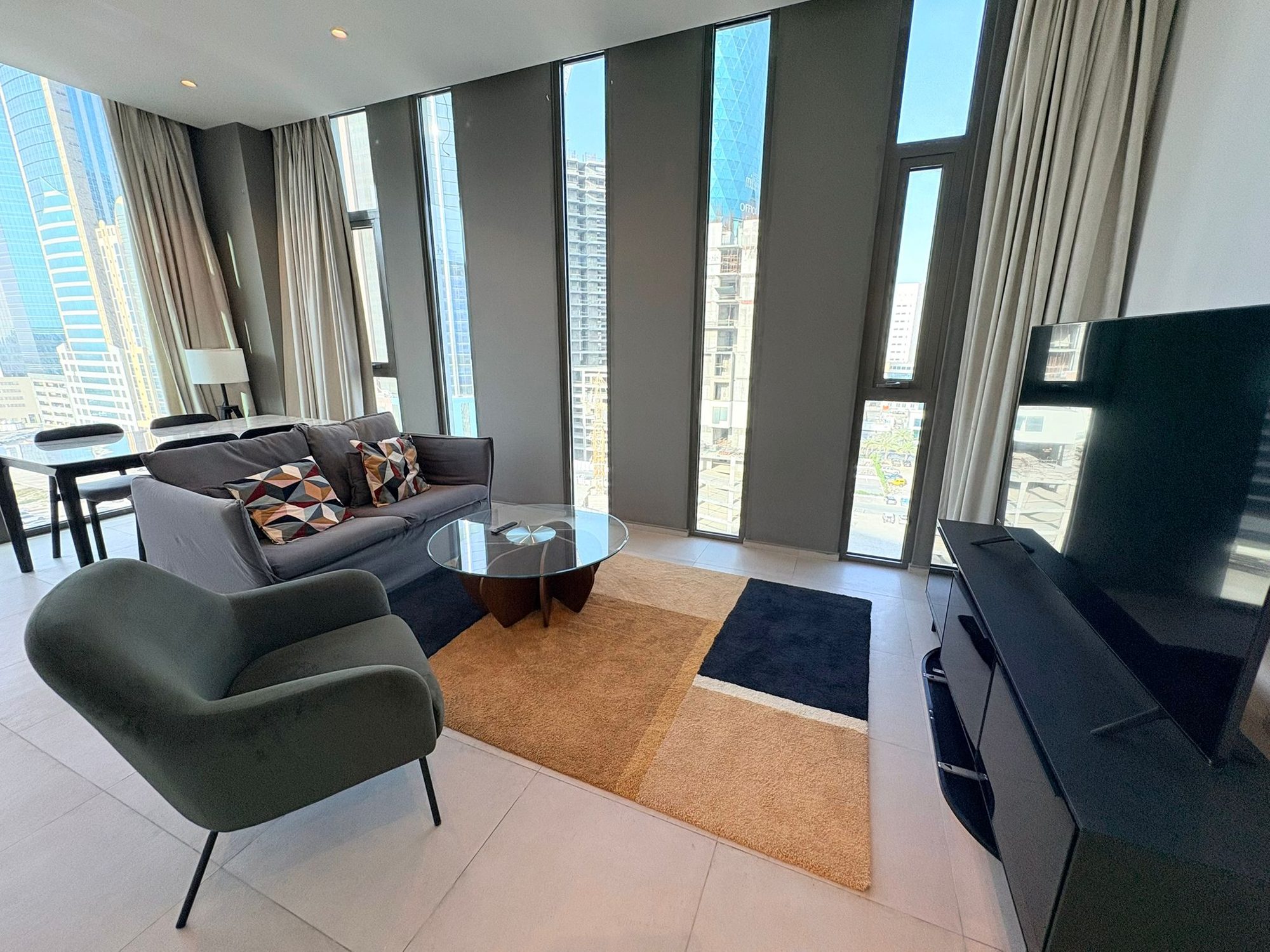 One-Bedroom Apartment with Two Bathrooms and Balcony