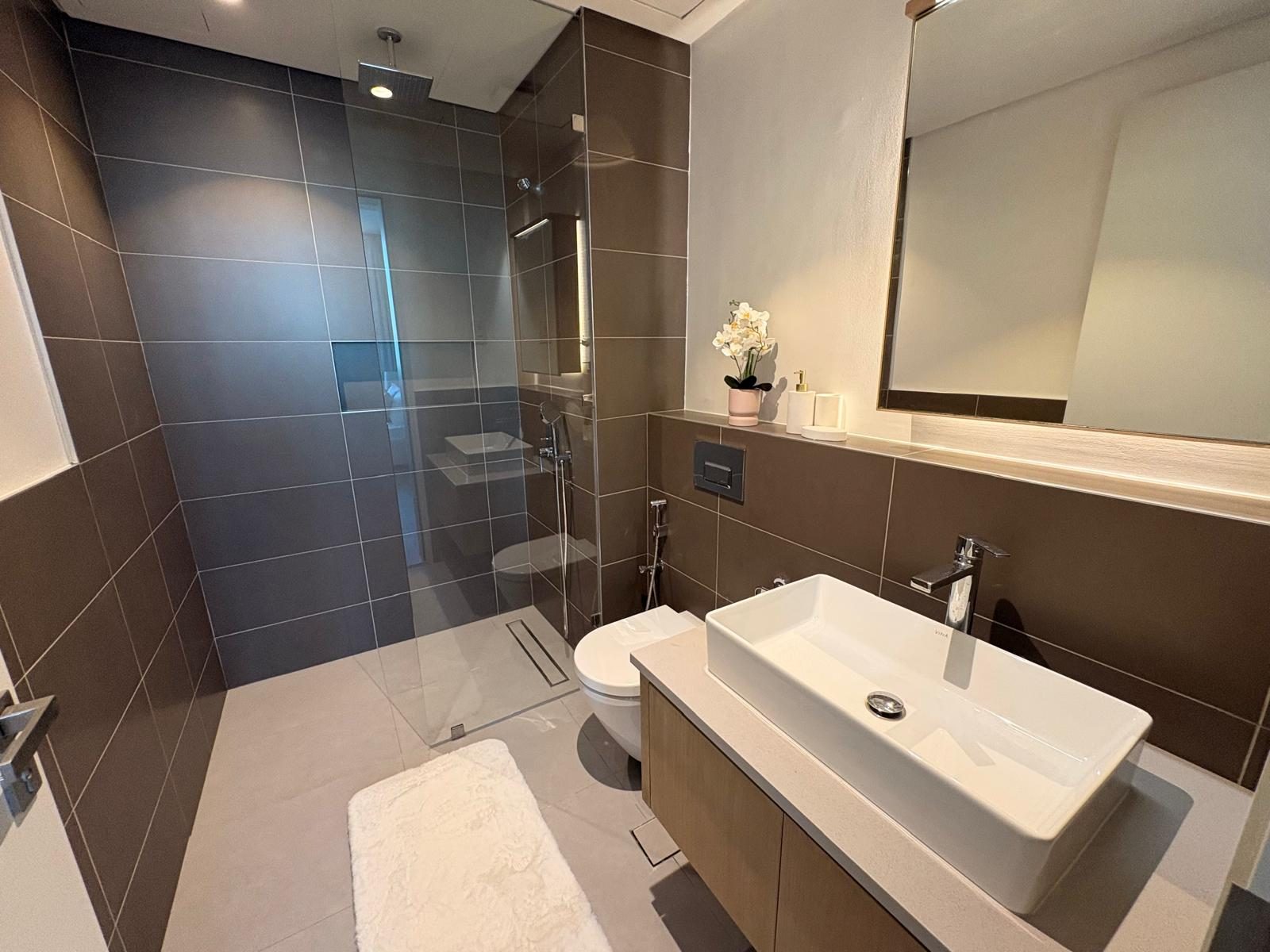 One-Bedroom Apartment with Dual Bathrooms
