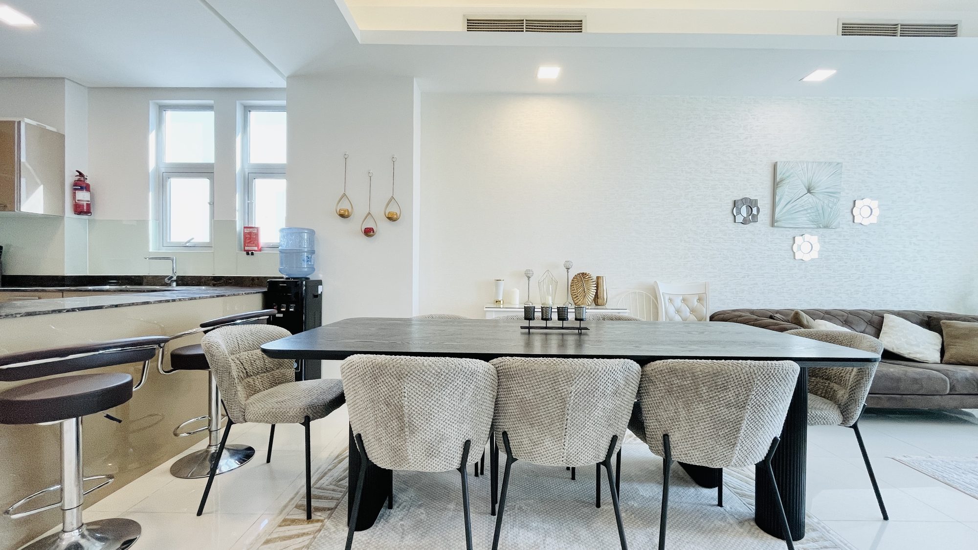 Two-Bedroom Apartment with Pool and Gym