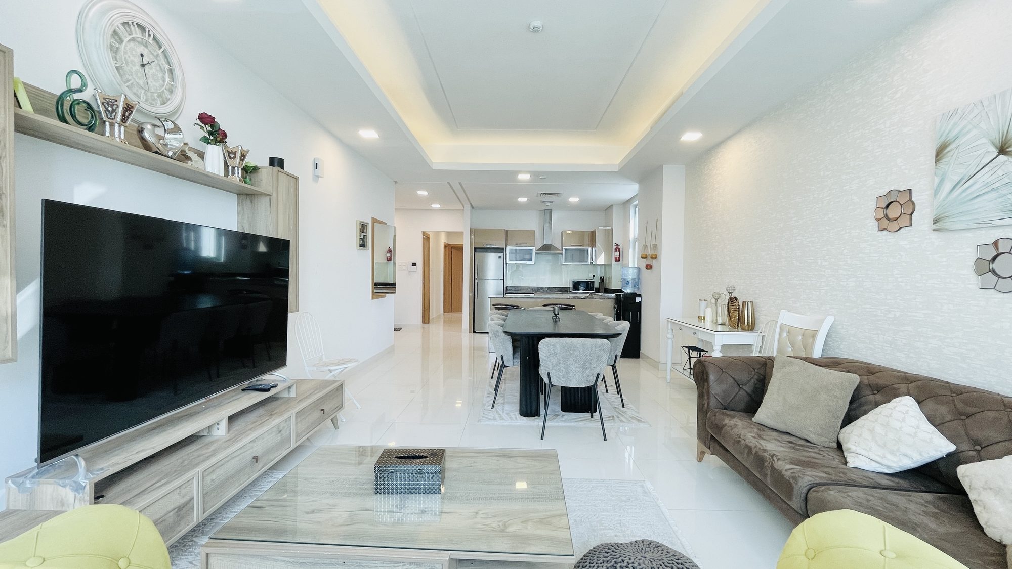 Two-Bedroom Apartment with Pool and Gym