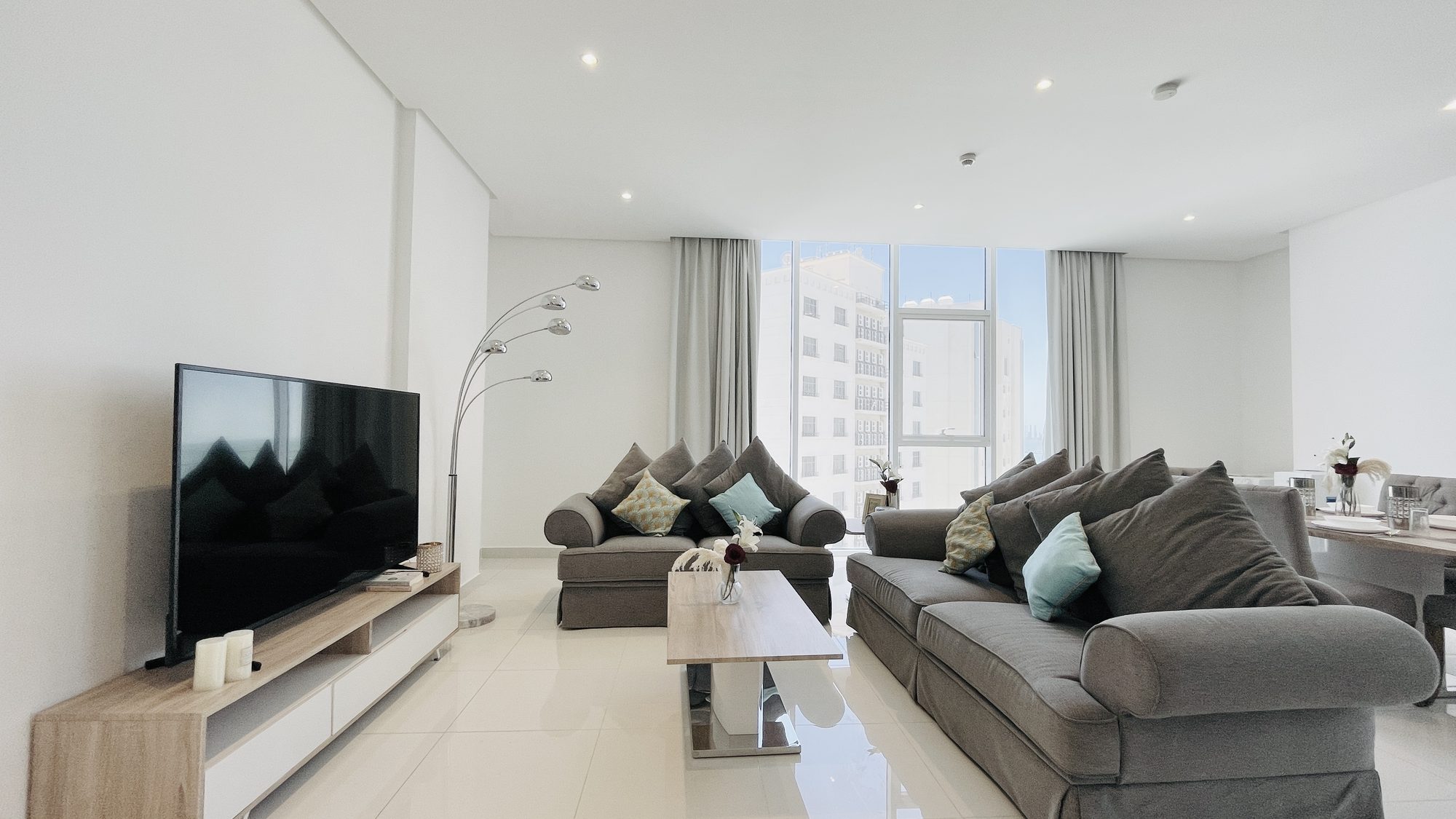 Two-Bedroom Apartment with Pool and Gym